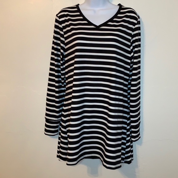 LULAROE Elizabeth Tunic in Black & White Stripes 1017 - Picture 1 of 4